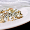 Factory Wholesale Luxury Fashion Metal Shank Button with Pearl Rhinestone Decorative for Clothing