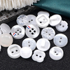 10 mm 11mm 11,5 mm hoher Qualität Perleneffekt weißer Plastikhark -Hemdknopf