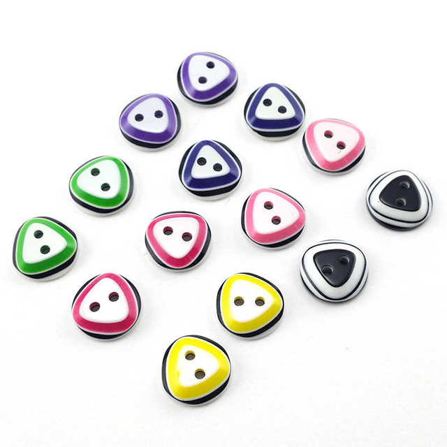 Vente chaude 2 trous Fish Eye Boutons en plastique coloré pour les vêtements pour enfants