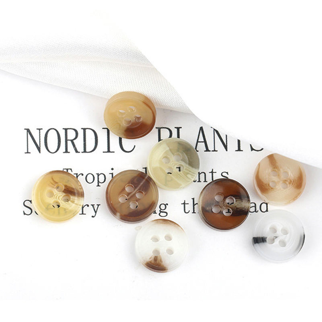 In Stock Fast Delivery Bulk Fancy 18L 11.5mm Resin Button for Shirts