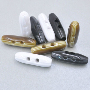 Custom Double Head 2 Holes Plastic Resin Horn Toggle Buttons for Coat