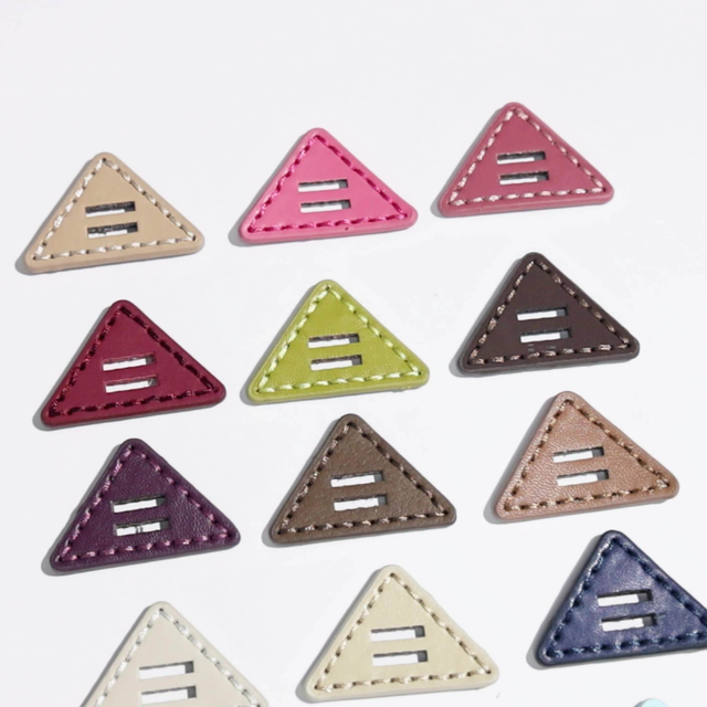 Sewing Accessories Wholesale Triangle Vintage Colorful 2 Holes Pu Leather Button For Clothing