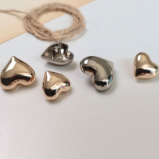 In Stock Wholesale Shiny Silver Gold Heart Shape Sewing Metal Shank Button for Clothing