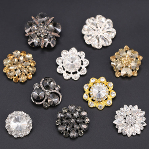 Custom Luxury Fashion Metal Rhinestone Gemstone Crystal Button for Clothes
