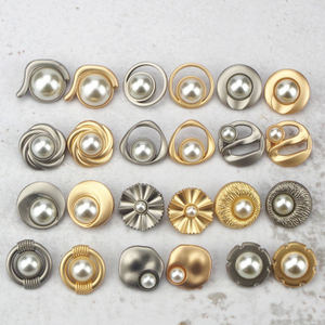 Pulsanti da stinco d'oro da 17 mm/19 mm su misura in metallo di denim per i vestiti