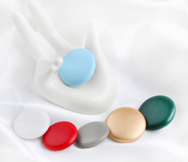 leather shank button