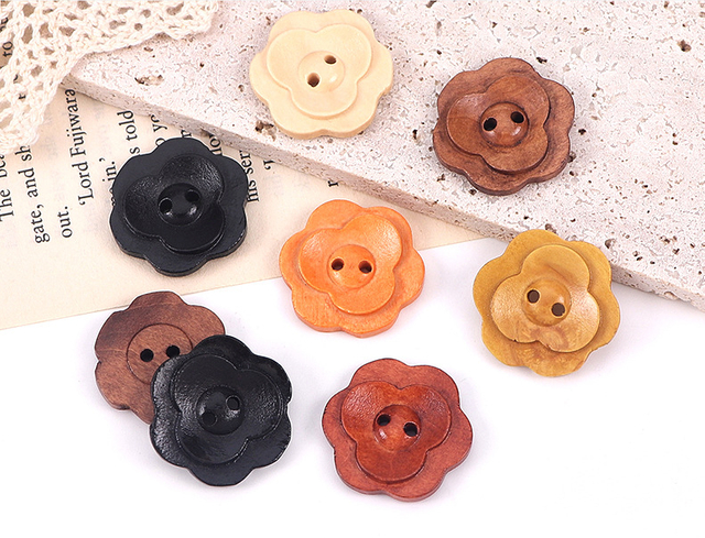 Wholesale Laser Engraved Hollow Out Eco Friendly Natural 2 Holes Wood Button for Clothes